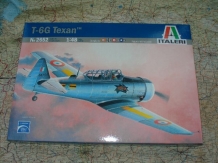 images/productimages/small/T-6G Texan Italeri  1;48 voor.jpg